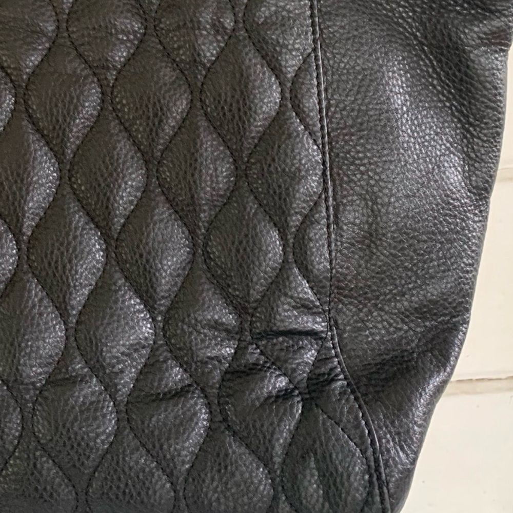 Vera Bradley Black Quilted Leather Tote with Gold Hardware - Picture 8 of 12